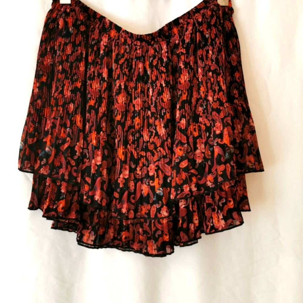 Short short skirt, ruffled, Large